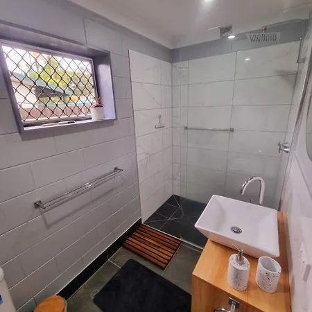 Cosy & Convenient: Pools, Shops, Uni, Hospital Apartment Ross River Exterior photo