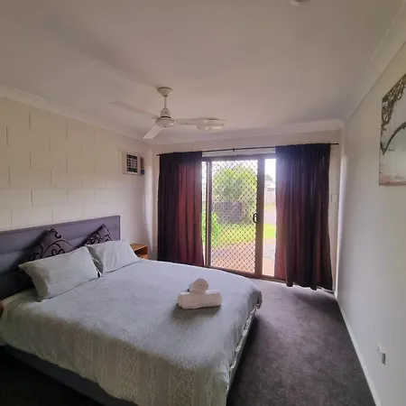 Cosy & Convenient: Pools, Shops, Uni, Hospital Apartment Ross River Exterior photo