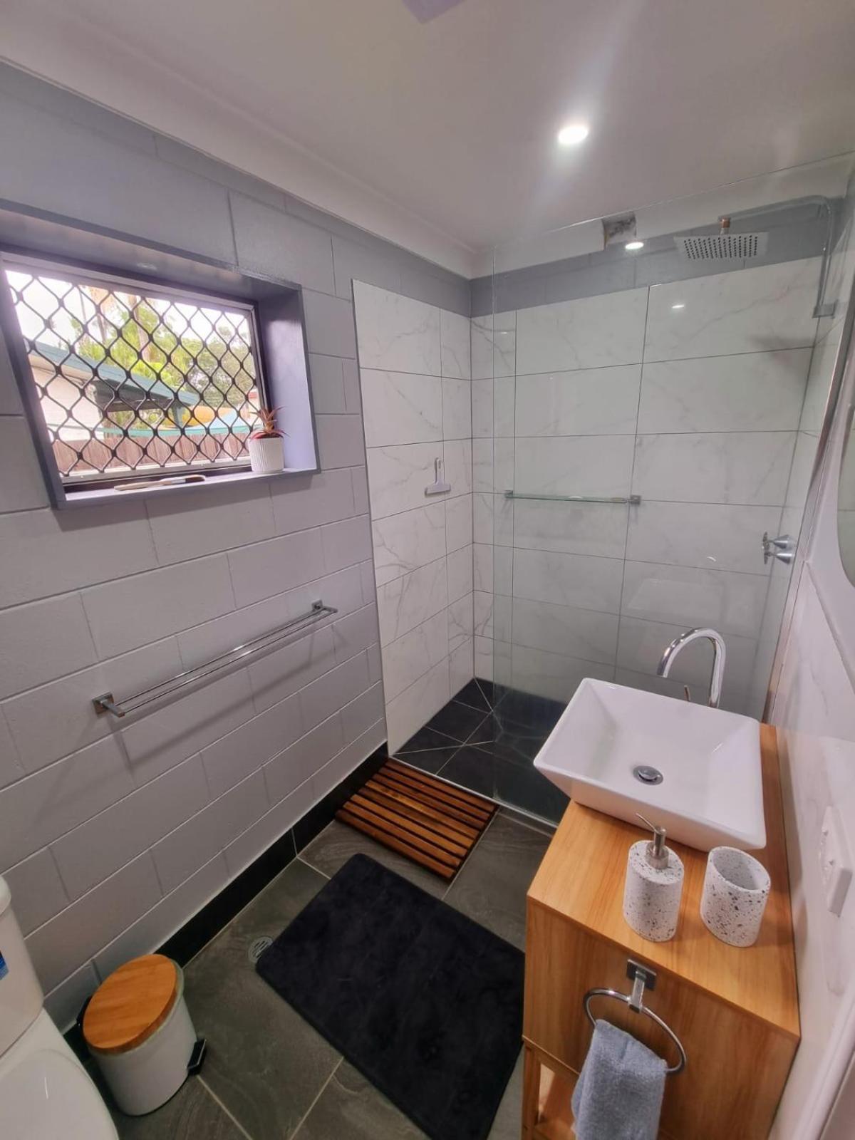 Cosy & Convenient: Pools, Shops, Uni, Hospital * Ross River